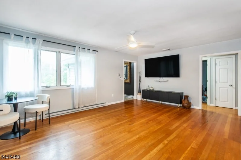 Photo of 2 Glen Rd