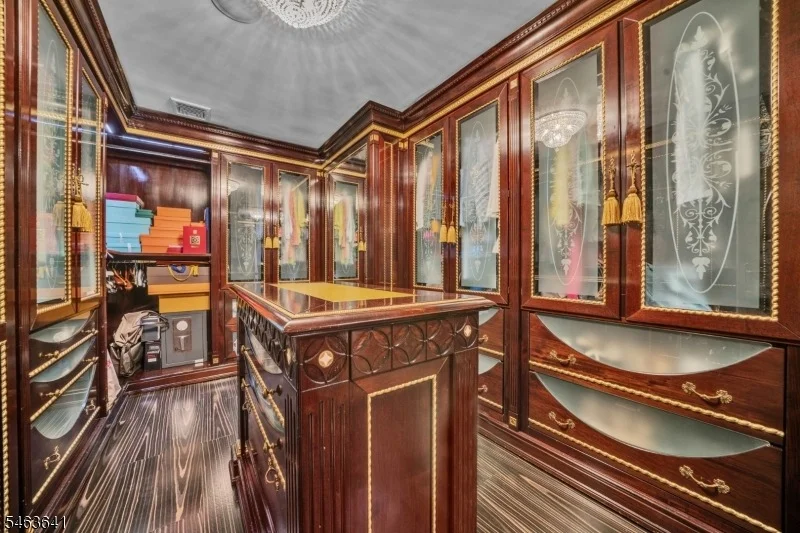 Photo of 1088 Dearborn Rd