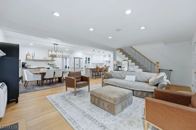Photo of 102 Mortimer Ave