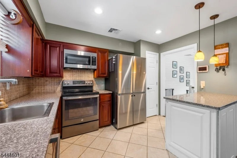 Photo of 561 Rogers Dr