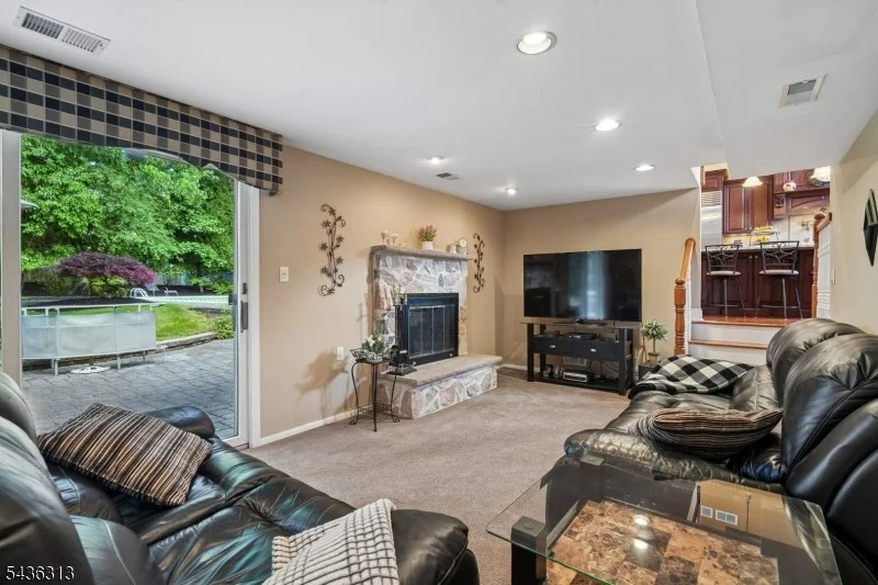 Photo of 18 Mary Ellen Dr