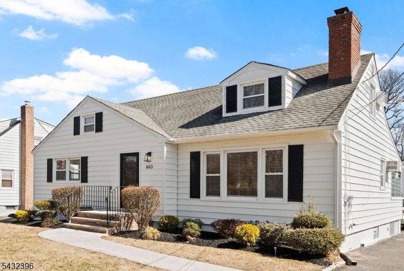 Photo of 663 Mountain Ave