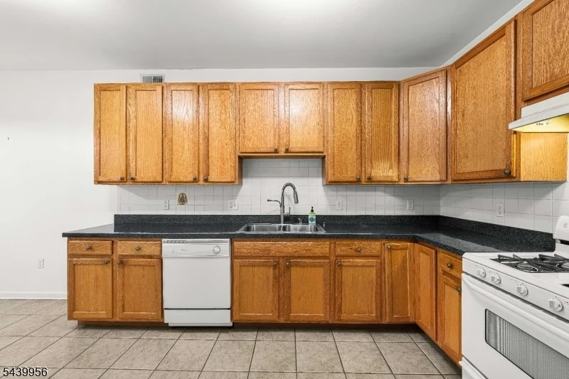 Photo of 252 Moonlight Dr