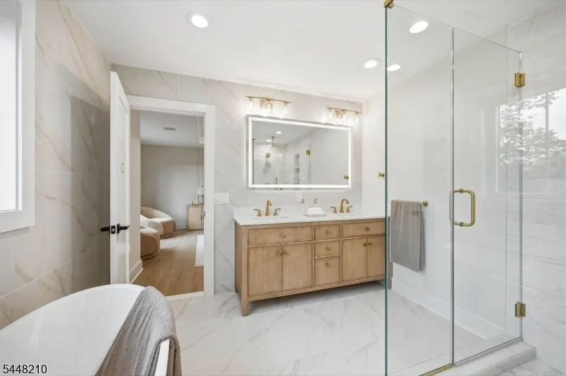 Photo of 936 Beverly Dr