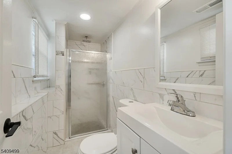 Photo of 33 Sycamore Dr