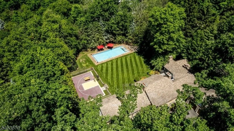Photo of 7 Farmstead Rd