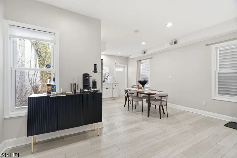 Photo of 87 Madison Ave
