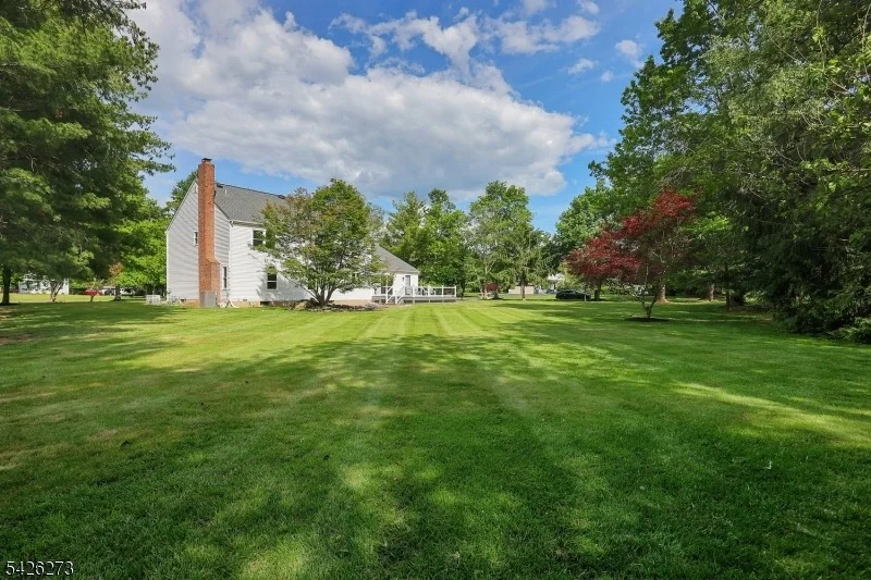 Photo of 77 Ridgeview Dr