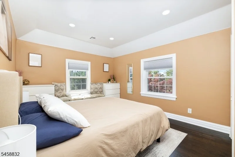 Photo of 330 Springfield Ave