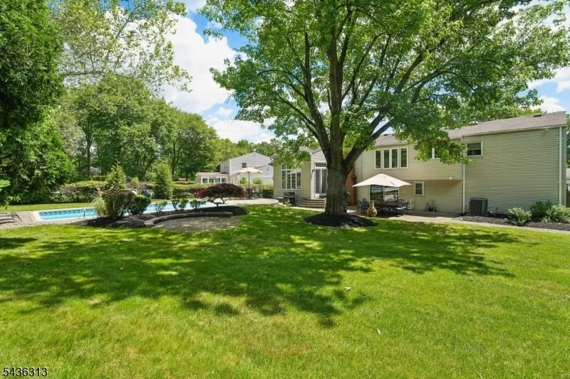 Photo of 18 Mary Ellen Dr
