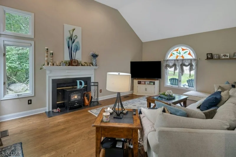 Photo of 21 Braemar Dr