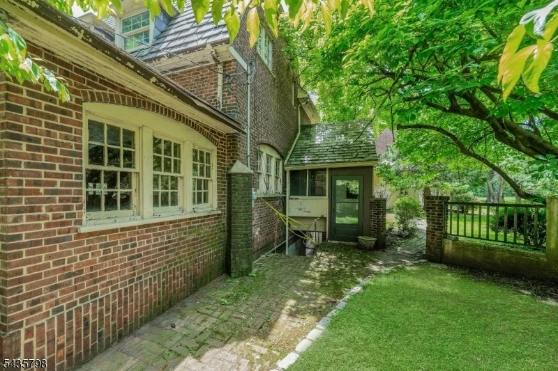 Photo of 475 Berkeley Ave