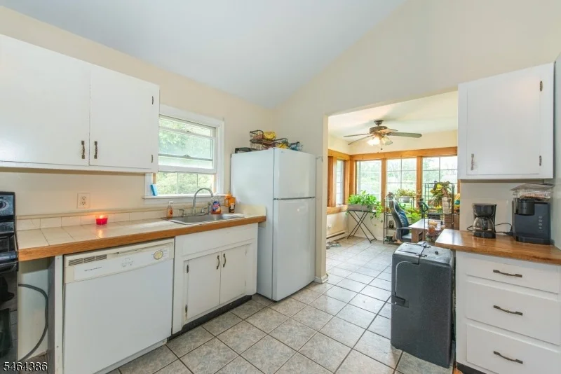 Photo of 4 Gilbert Dr