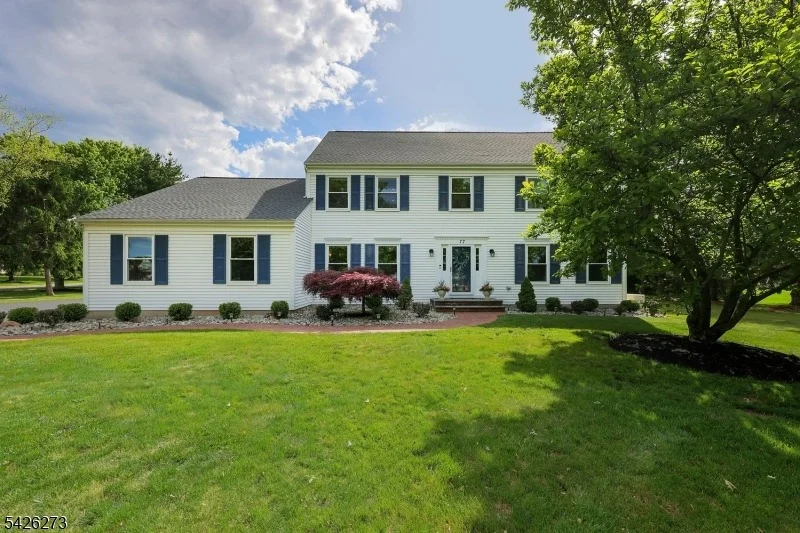 Photo of 77 Ridgeview Dr