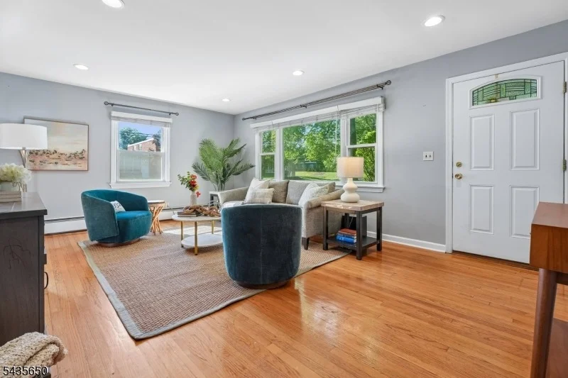 Photo of 2 Knapp Ave