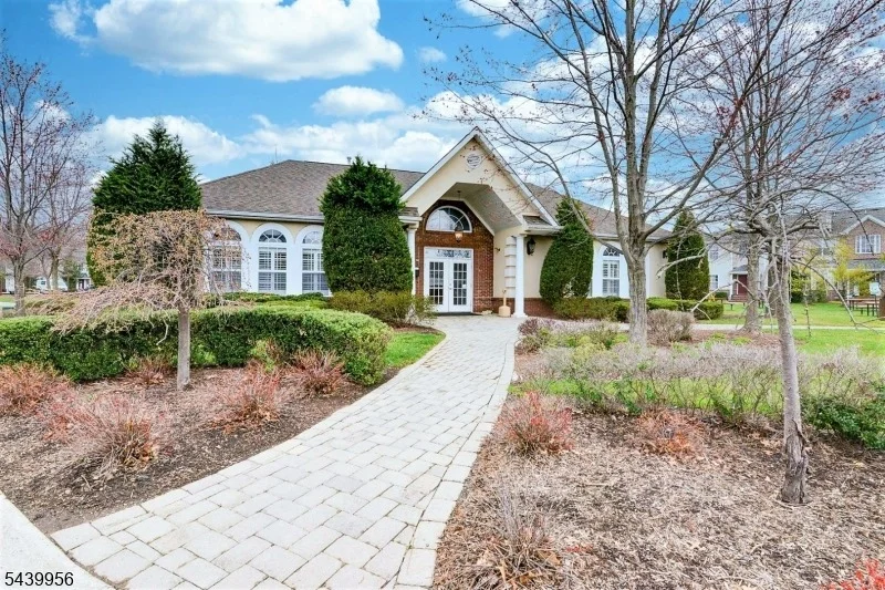 Photo of 252 Moonlight Dr