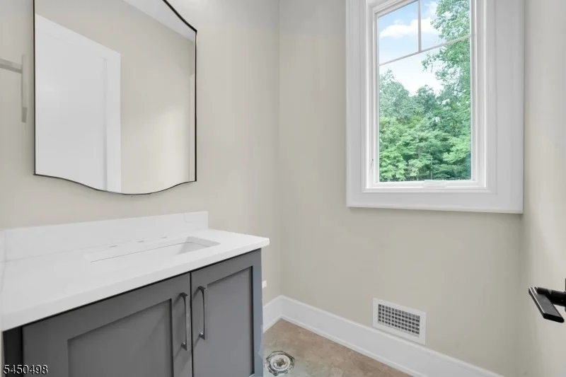 Photo of 237 Mountainside Rd