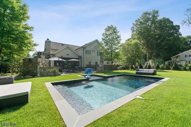 Photo of 63 Addison Dr
