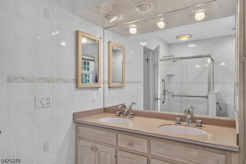 Photo of 10 Rockledge Ter