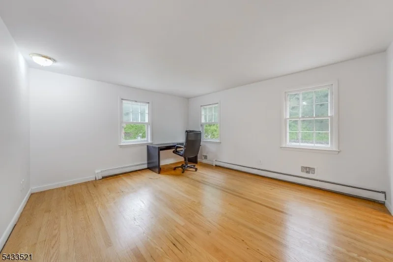 Photo of 638 River Rd