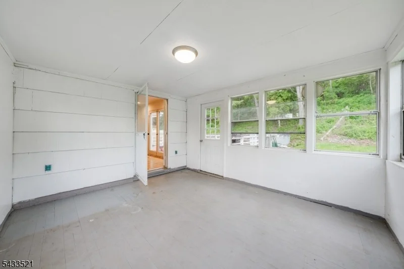 Photo of 638 River Rd