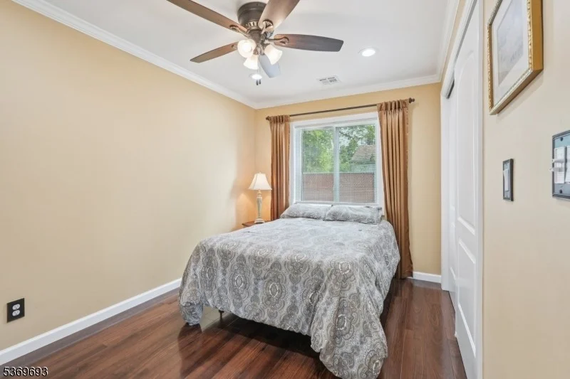 Photo of 20 Leonard Ter