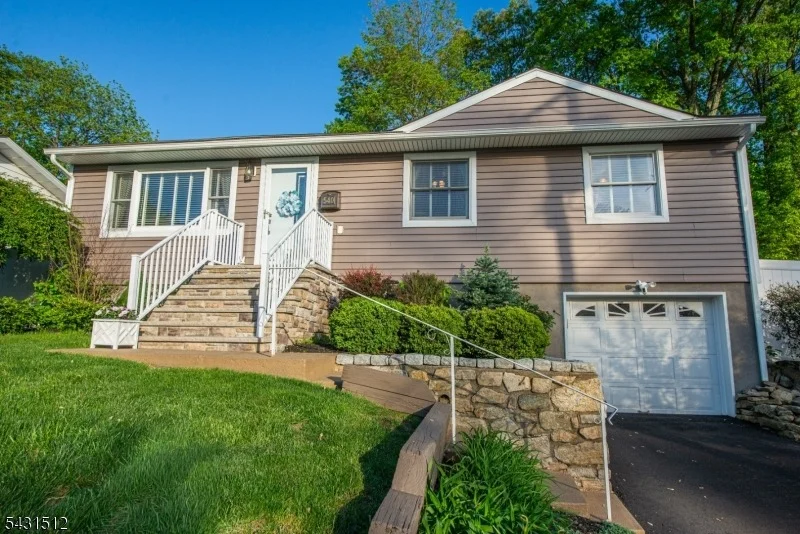Photo of 540 Herrick Dr