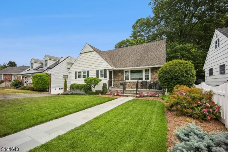 Photo of 23 Andover Pl