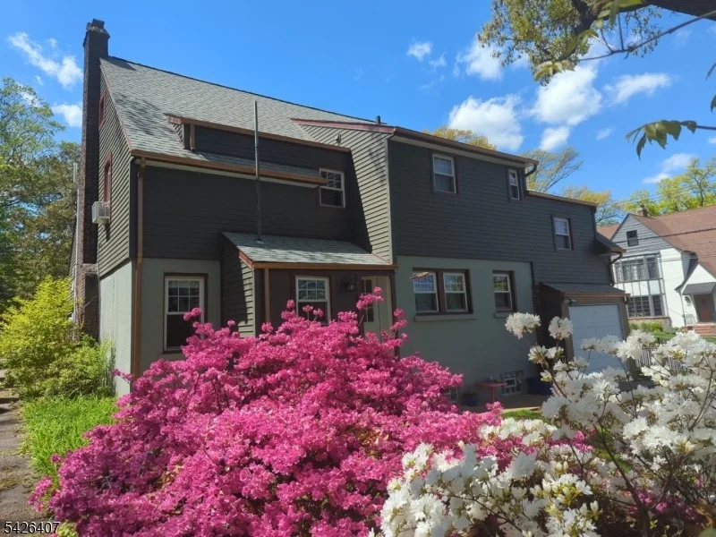 Photo of 192 Gregory Ave
