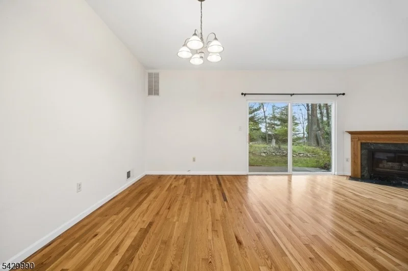 Photo of 35 Maple Ln