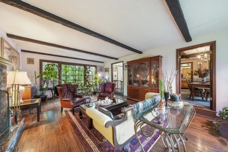Photo of 44 Chestnut Rd