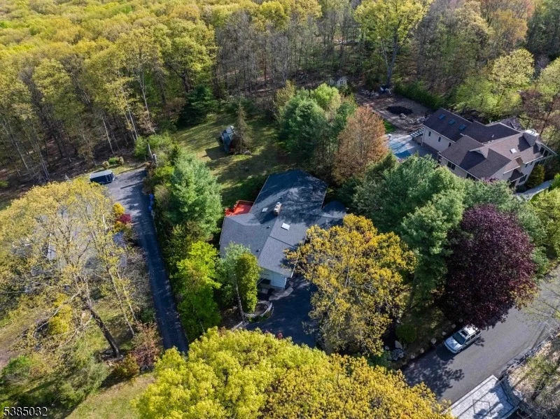 Photo of 6 Seabert Ln