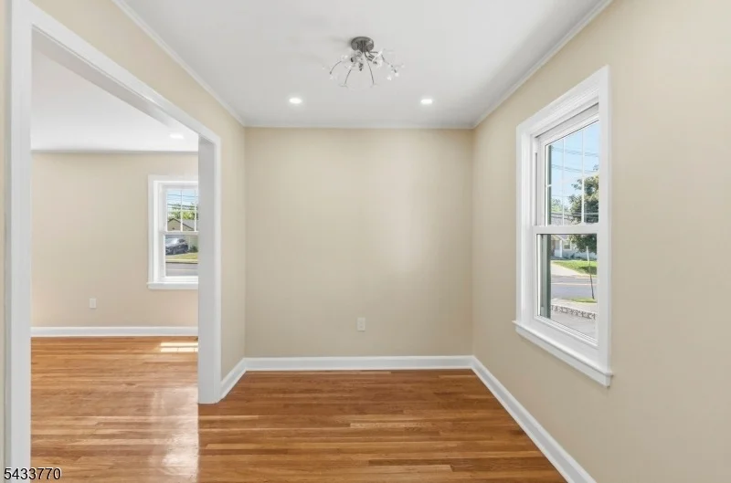 Photo of 573 Conant St