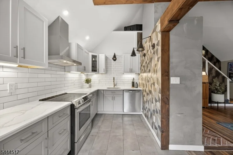 Photo of 6 Black Oak Trl