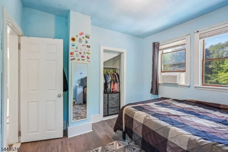 Photo of 2 Howard St