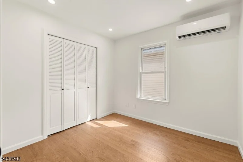 Photo of 345 Forest St