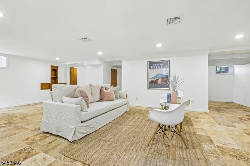 Photo of 650 Ridgewood Rd