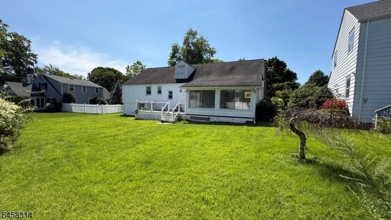 Photo of 88 Meadowbrook Rd