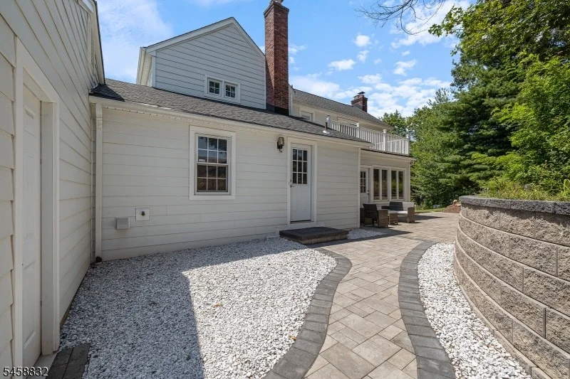Photo of 330 Springfield Ave