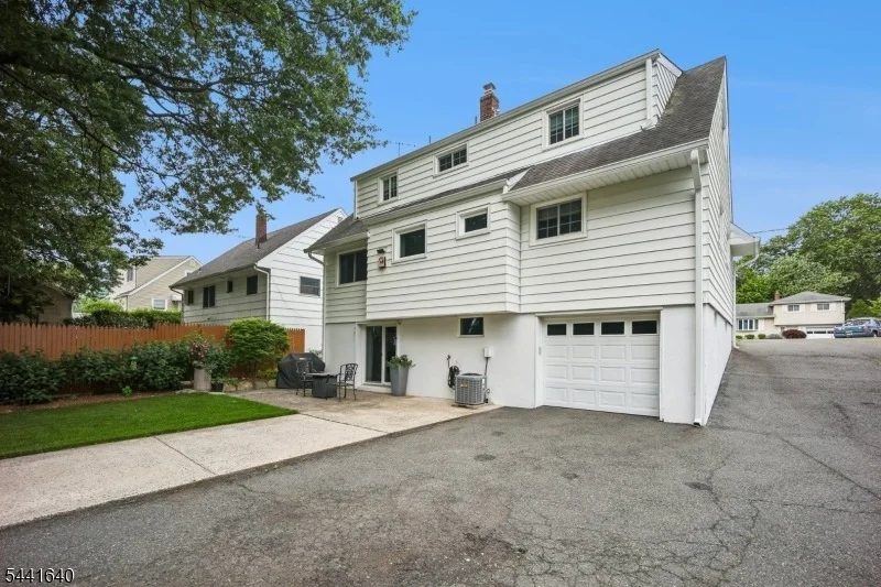 Photo of 23 Andover Pl