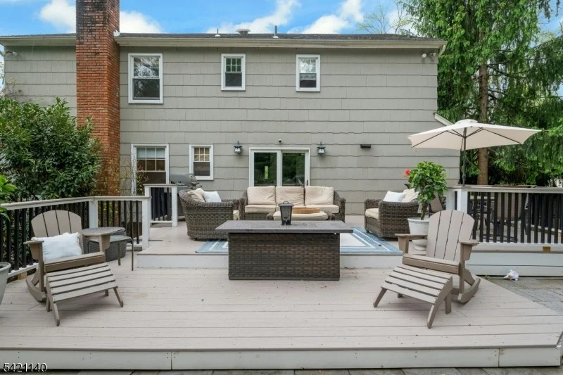 Photo of 744 River Rd