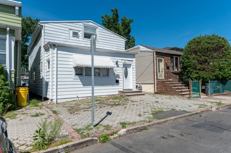 Photo of 411 Sheridan Pl