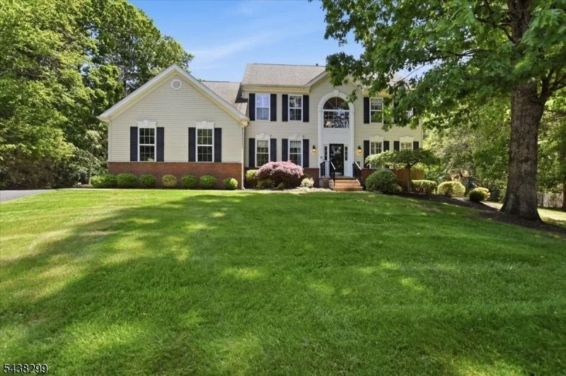 Photo of 7 Donna Ln