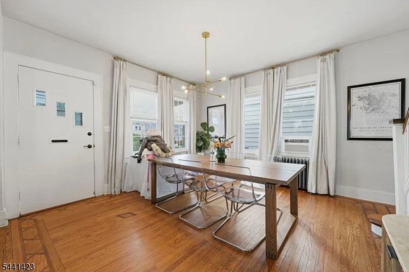 Photo of 217 8Th Ave