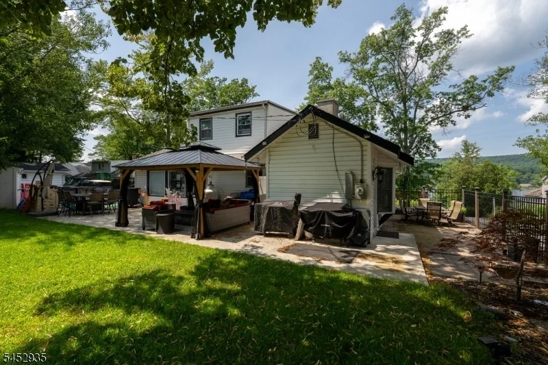 Photo of 175 Long Pond Rd