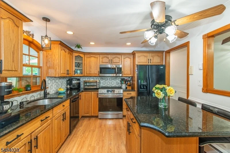 Photo of 42 Scenic Dr