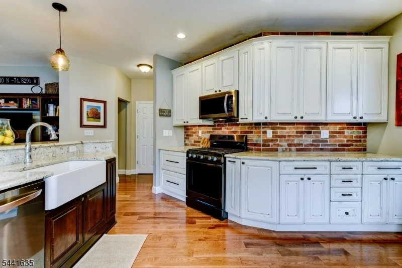 Photo of 88 Watch Hill Rd