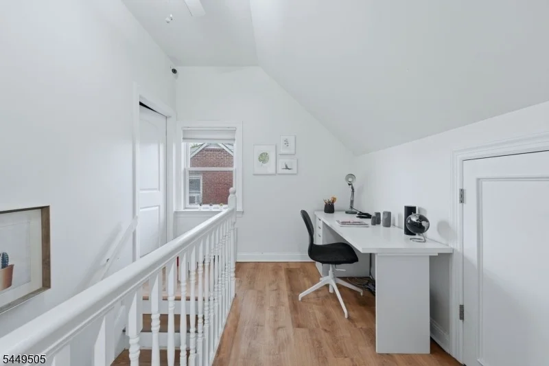 Photo of 647 Devon St