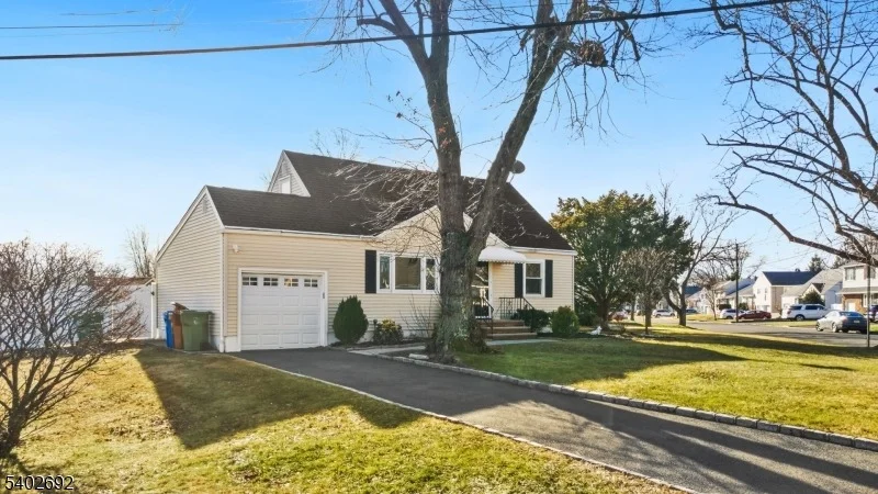Photo of 601 Fairway Rd