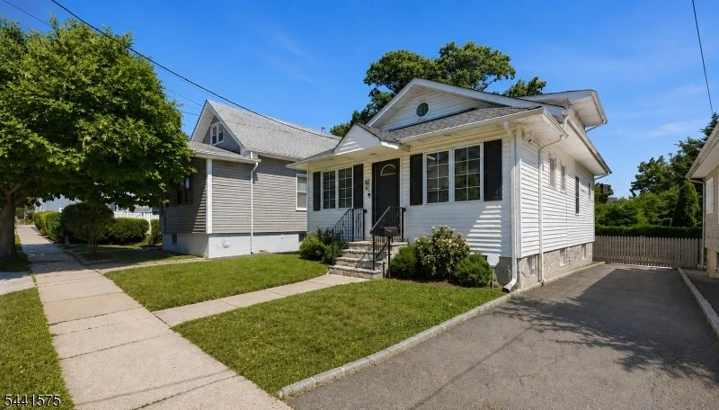 Photo of 64 Conover Ave